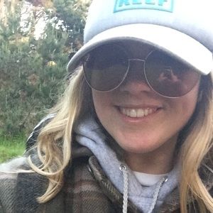 Meet your Posher, Christine